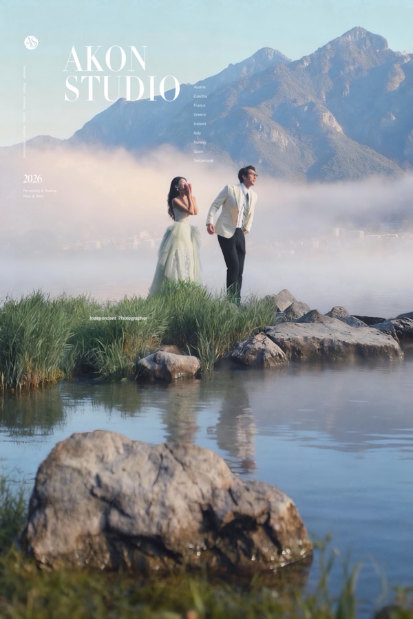 Pre-wedding couple in morning mist above Lake Como at Varenna