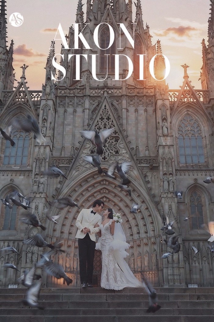Barcelona pre-wedding photography — Akonstudio album, photo 15 of 21