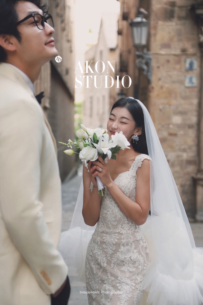 Barcelona pre-wedding photography — Akonstudio album, photo 18 of 21